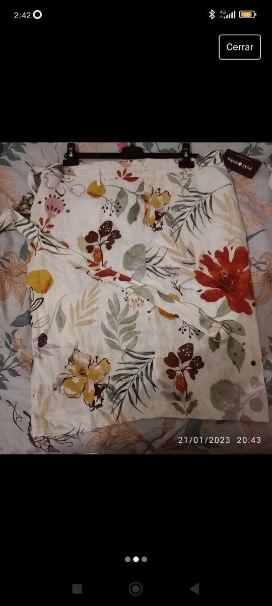 Falda floral de punto roma