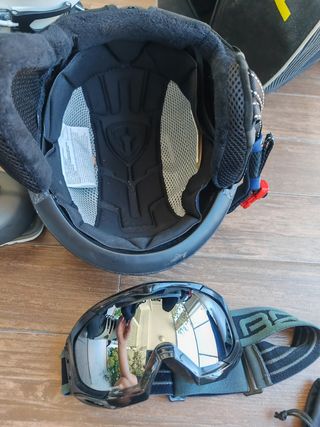 Sci e scarponi fisher, casco e occhiali