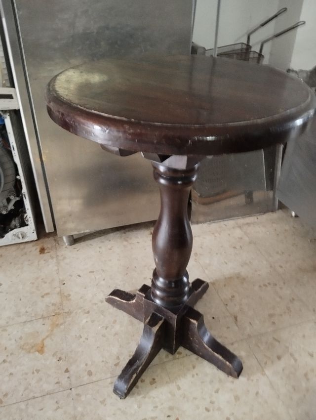 2 MESAS ALTAS MADERA MACIZA TORNEADAS