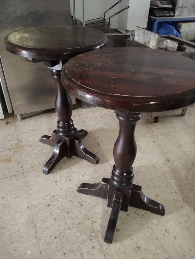 2 MESAS ALTAS MADERA MACIZA TORNEADAS