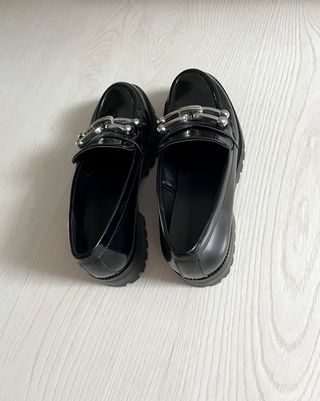 Mocassini in vernice nera Zara