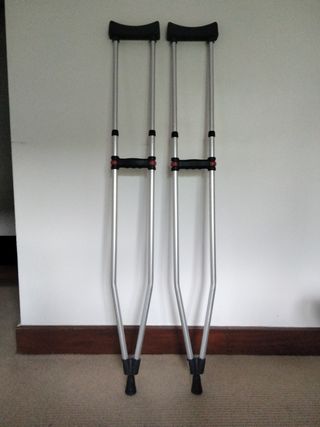 2 Muletas Axilares ajustables