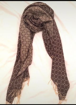 foulard monograma Mango