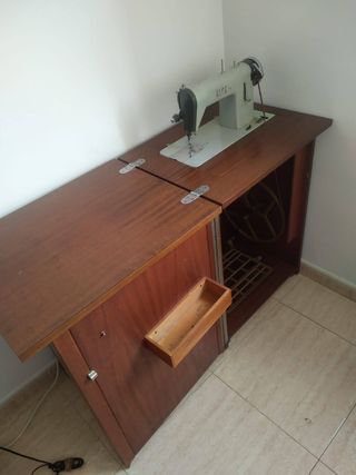 Màquina de cosir ALFA