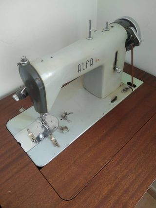 Màquina de cosir ALFA