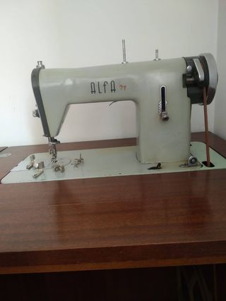 Màquina de cosir ALFA