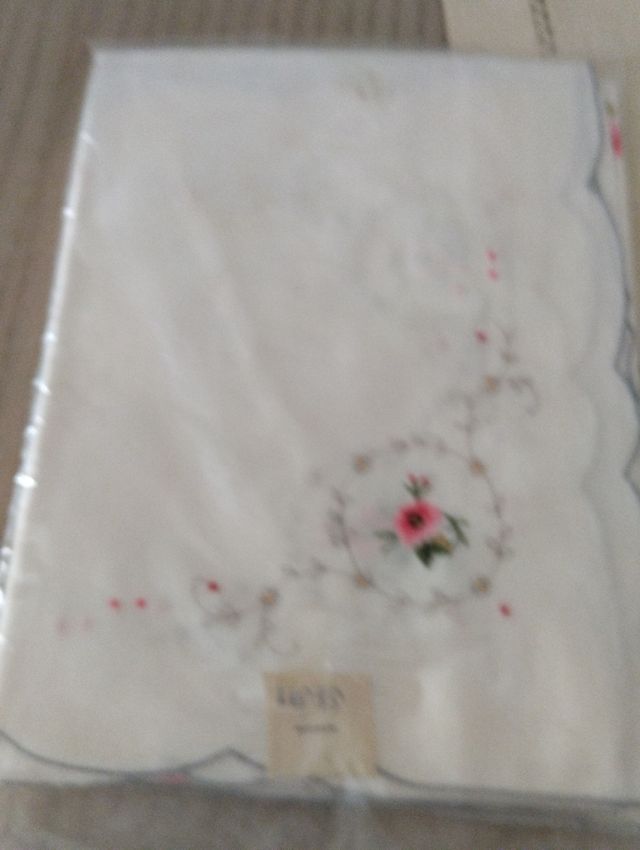 Tovaglietta thè ricamata . Vintage