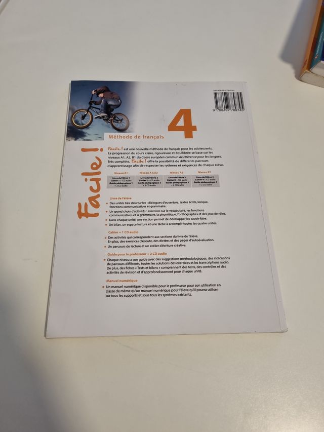 Facile 4 - Livre de l' élève
