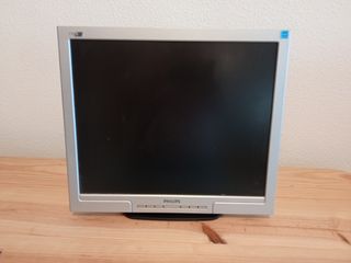 Monitor Philips cuadrado plano