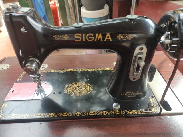 MAQUINA DE COSER SIGMA
