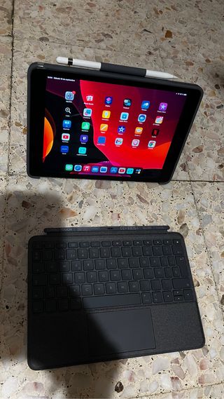 IPAD 7g 10.2"+ Apple Pencil + Logitech Combo Touch