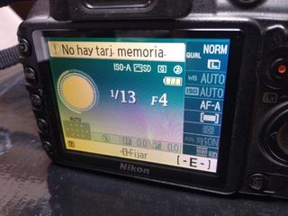 Cámara Nikon + accesorios