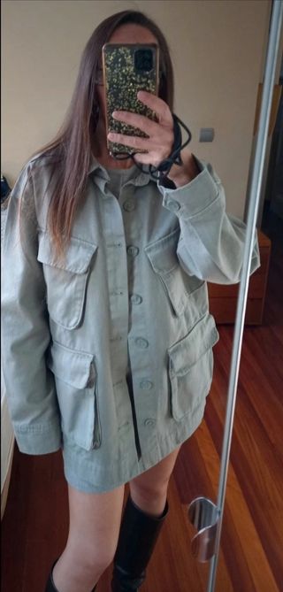 Chaqueta cargo. Zara