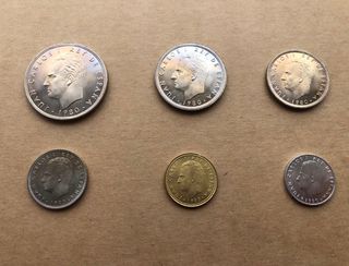 Colección de monedas mundial del 82.