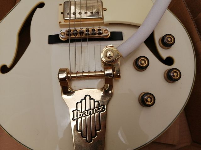 Guitarra eléctrica Ibanez