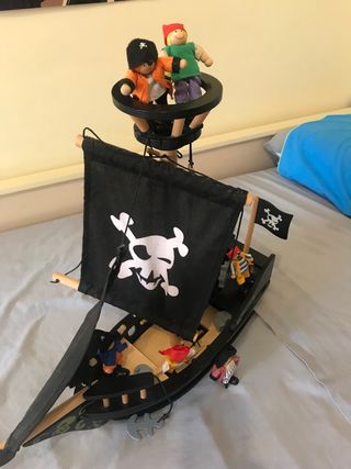 Barco pirata de madera