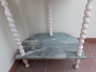 Tavolino in marmo shabby chic x allestire vetrine