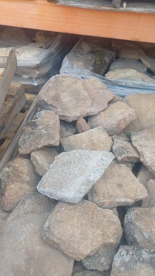 Mortero monocapa y piedras en fachadas