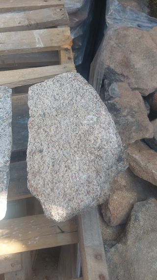 Mortero monocapa y piedras en fachadas