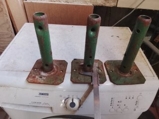 Abrazaderas y patas para andamio
