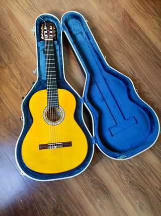 Oferta Guitarra flamenca artesanal Tomás Leal