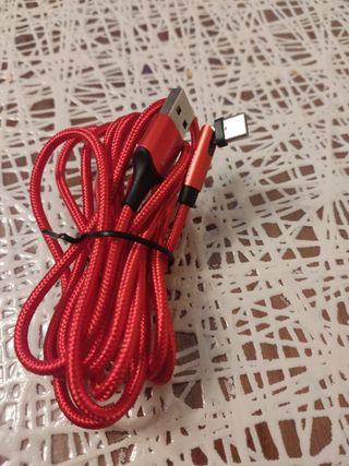 Cable tipo C y iPhone 180°