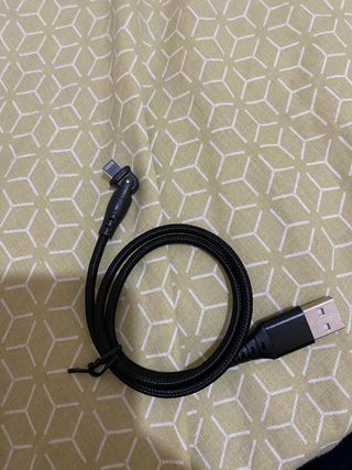 Cable tipo C y iPhone 180°
