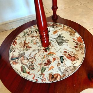 Mueble bar en madera de cedro.