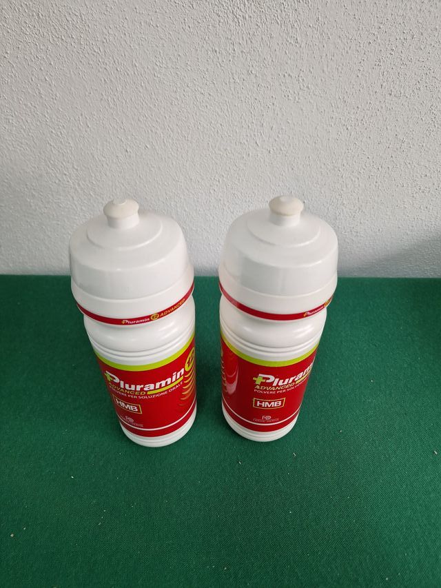 2 Borracce pubblicitarie Pluramin 12 Farma Derma