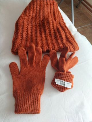Gorro y guantes