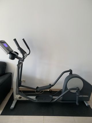 maquina eliptica premium. Life fitness x1