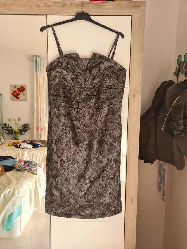 Vestido midi evento invitada plata encaje