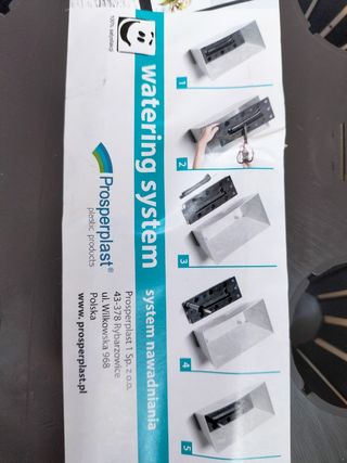 Jardineras autorriego blancas