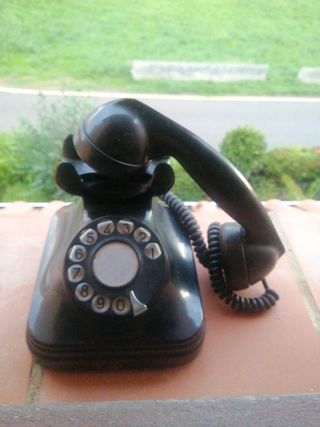 Teléfono antiguo