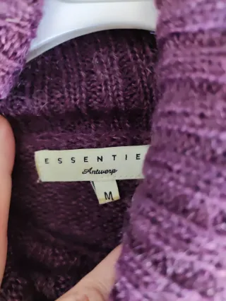 Jersey cuello alto color morado