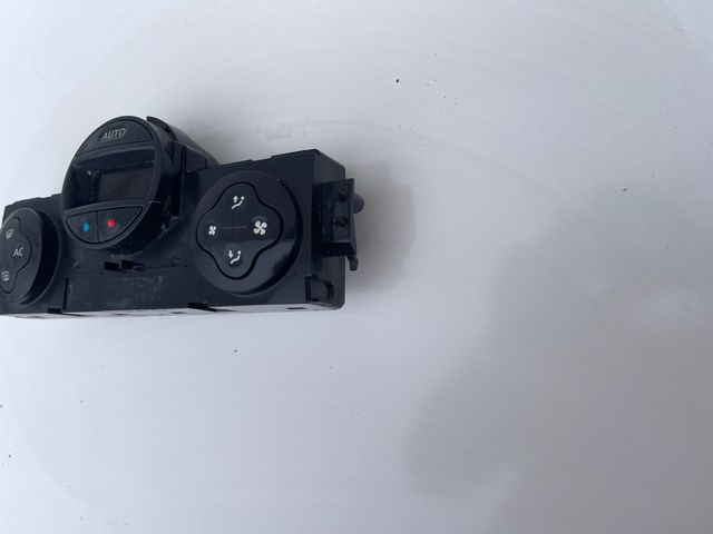 mando climatizador renault meganeII  2005-07