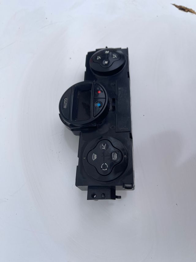 mando climatizador renault meganeII  2005-07