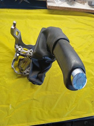 freno mano y soporte opel astra k