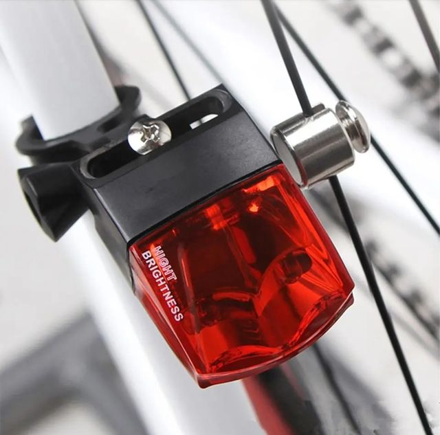 OCASION!!! LUZ TRASERA MAGNÉTICA