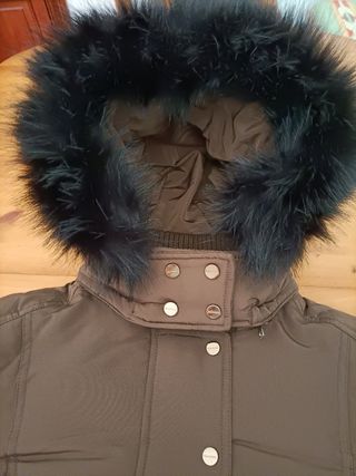 Anorak plumas capucha pelo Kaki Oliva (mujer)