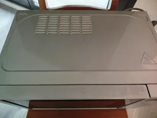 Microondas marca LG 700W con Grill y Auto-Cook