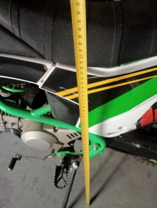 Motos
