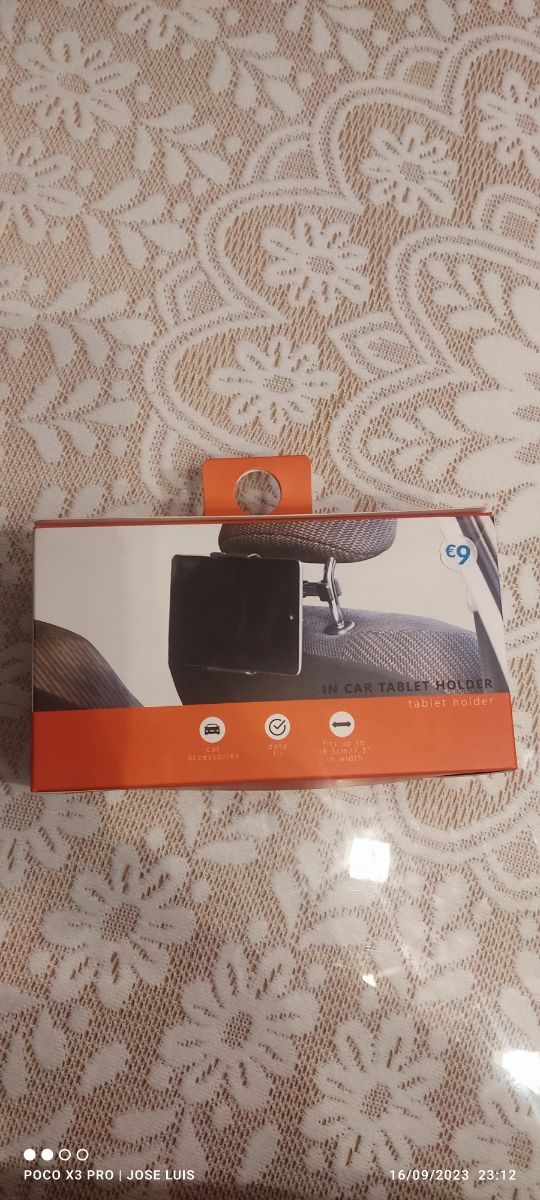 Porta tablet para el coche