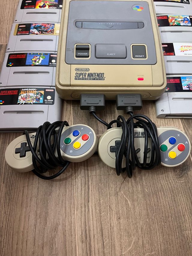 Consola Super Nintendo con 2 juegos