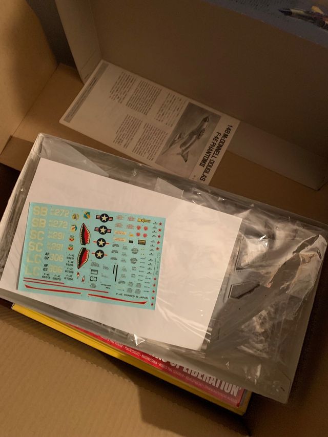 Maqueta avión de combate F-4E Phantom II 1:48