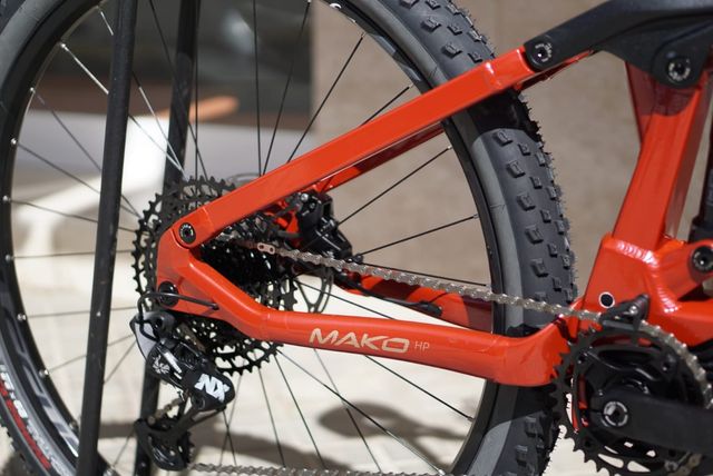 Berria Mako Hybrid HP 6 BMK Edition