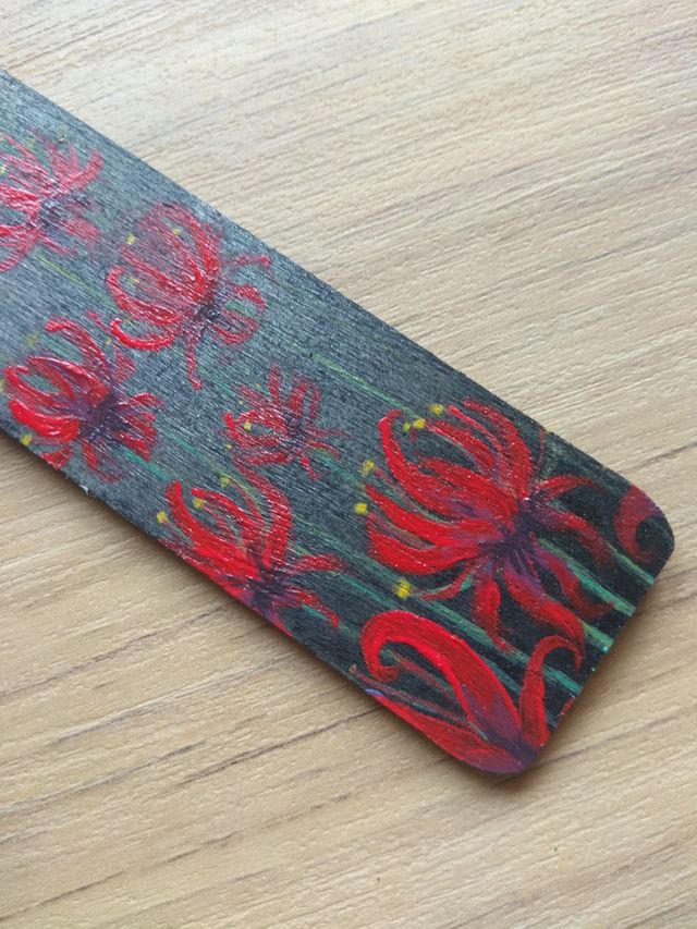 Marcapáginas madera pintado a mano