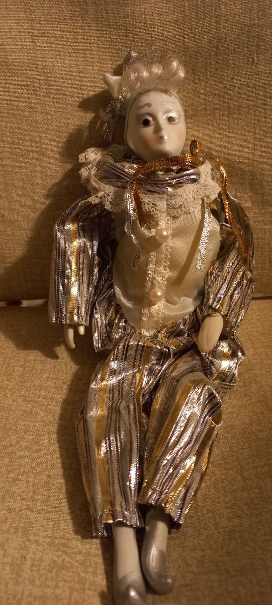 bambola in porcellana