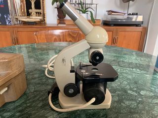 Microscopio Olympus antiguo