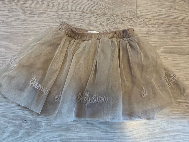 Conjunto de falda y camiseta de Zara. Talla 2-3